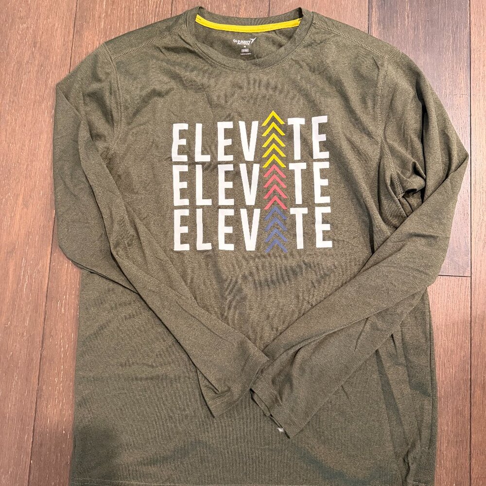 Men's Old Navy Long Sleeve Active Tee- Size Medium